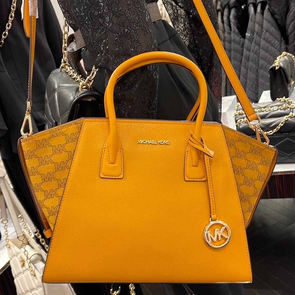 Michael Kors Avril Large Top Zip Satchel Shoulder Bag
Honeycomb - Picture 3 of 16